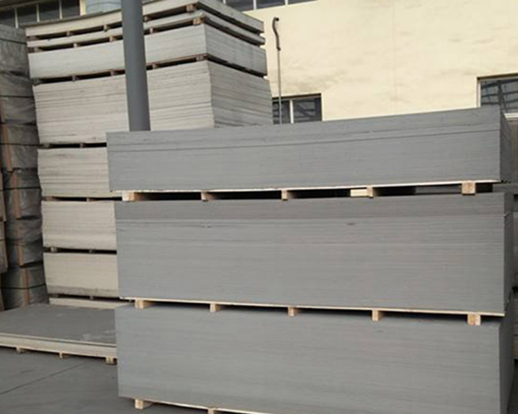和興建材公司：纖維水泥板的性能與其他板的性能對比